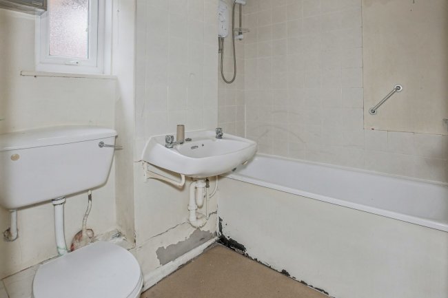 7 Fell View, Chorley, Lancashire, PR6 0NT 9