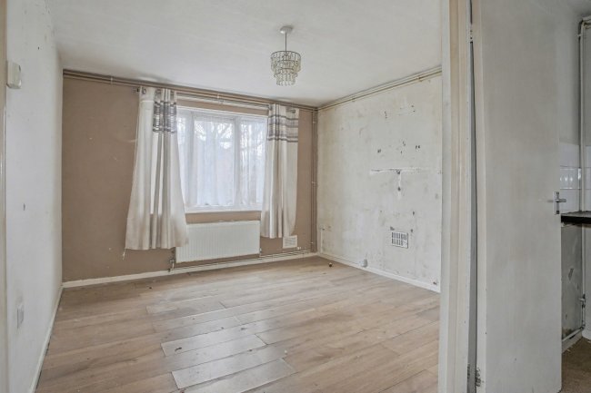 7 Fell View, Chorley, Lancashire, PR6 0NT 9