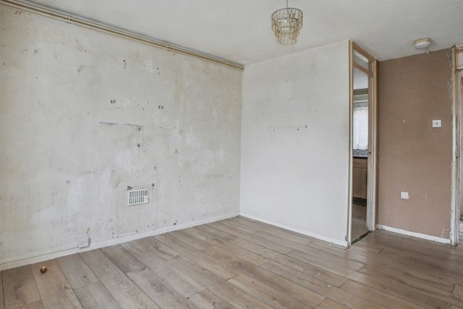 7 Fell View, Chorley, Lancashire, PR6 0NT 9