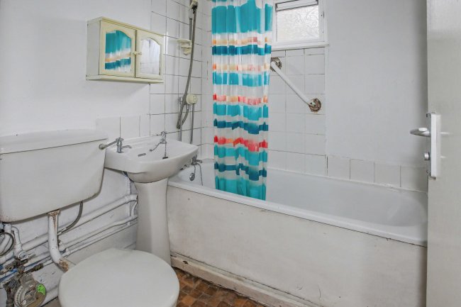 57 The Paddock, Fulwood, Preston, Lancashire PR2 8GL 2