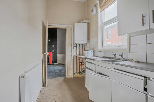 33A Charnock Street, Preston, Lancashire, PR1 6DR 7