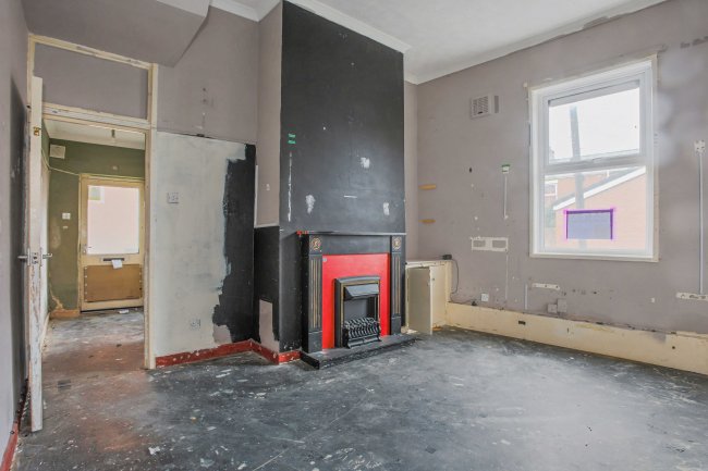 33A Charnock Street, Preston, Lancashire, PR1 6DR 7