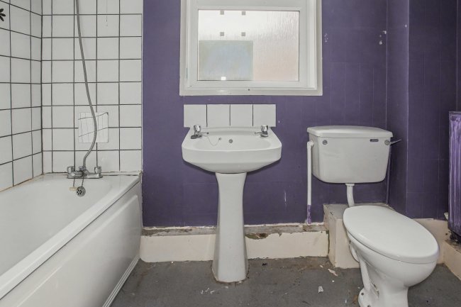 33A Charnock Street, Preston, Lancashire, PR1 6DR 7