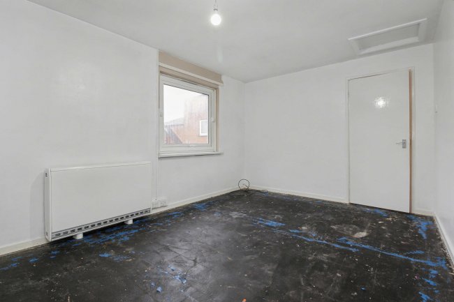 37 Firthcliffe Drive, Liversedge, West Yorkshire, WF15 6HR 8