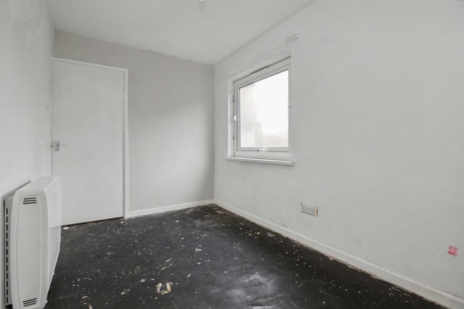 37 Firthcliffe Drive, Liversedge, West Yorkshire, WF15 6HR 8