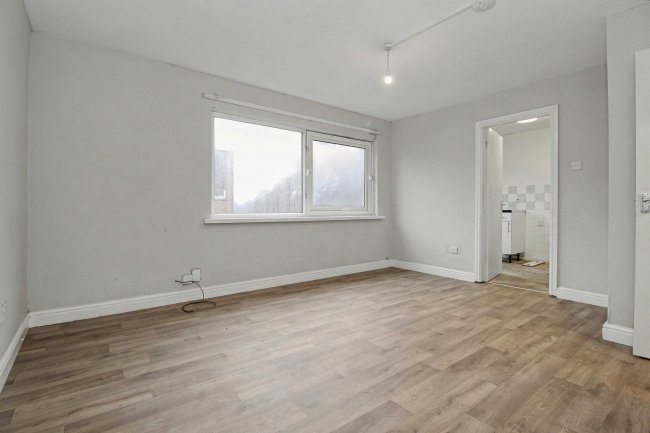 37 Firthcliffe Drive, Liversedge, West Yorkshire, WF15 6HR 8