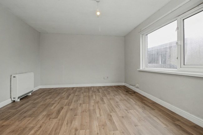 37 Firthcliffe Drive, Liversedge, West Yorkshire, WF15 6HR 8