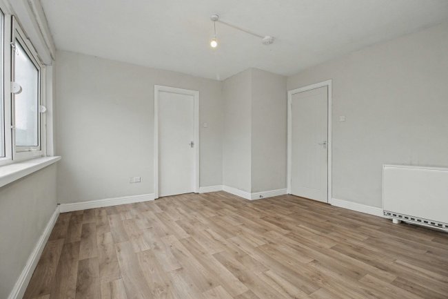 37 Firthcliffe Drive, Liversedge, West Yorkshire, WF15 6HR 8