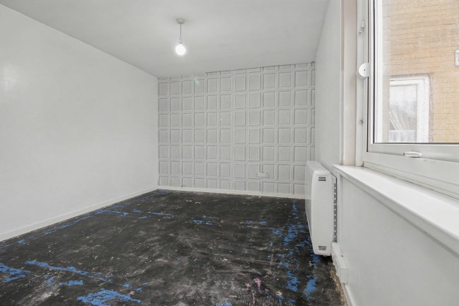 37 Firthcliffe Drive, Liversedge, West Yorkshire, WF15 6HR 8