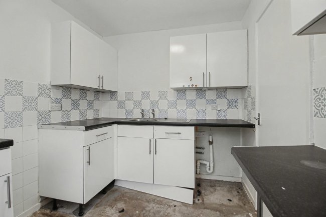 37 Firthcliffe Drive, Liversedge, West Yorkshire, WF15 6HR 8