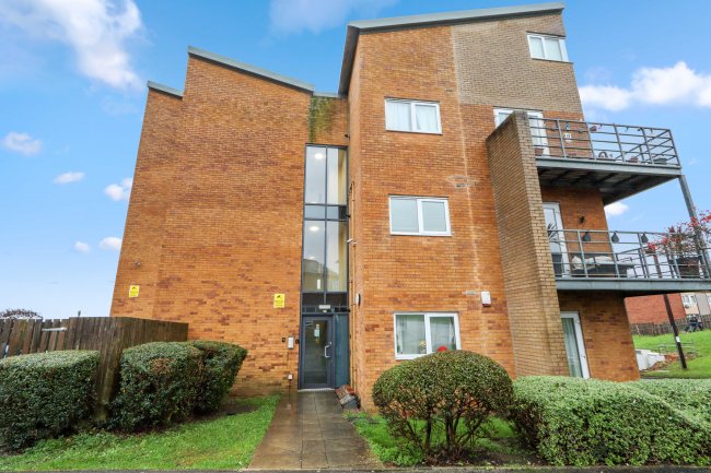 6 Kenninghall View, Norfolk Park, Sheffield, S2 3WX 9