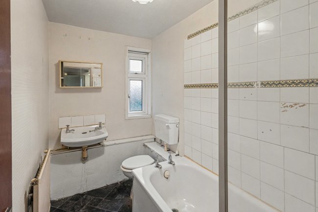 9 Hawkshead Way, Hawkshead, Bradford, West Yorkshire, BD5 0TN 5