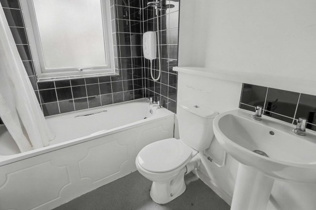 Flat 21, Bedford Court, Berridge Road, Nottingham NG7 6FQ 1