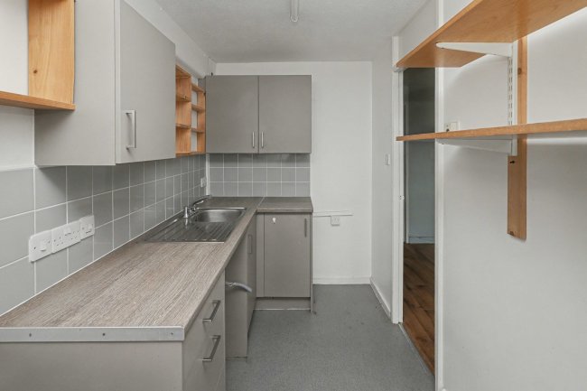 275 Bourne Avenue, Hayes, London, Greater London, UB3 1RR 2