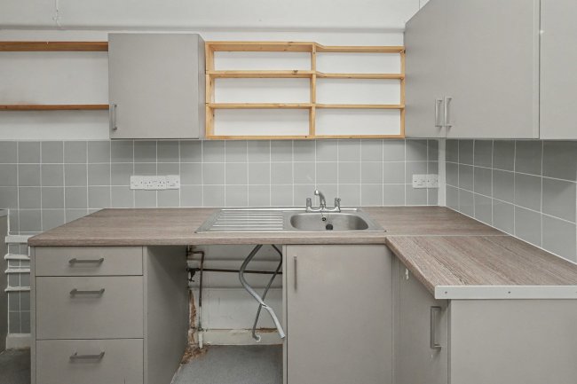 275 Bourne Avenue, Hayes, London, Greater London, UB3 1RR 2