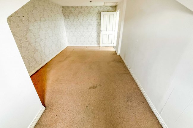 17 Little Meadow Close, Ilkeston, Derbyshire, DE7 8YH 5