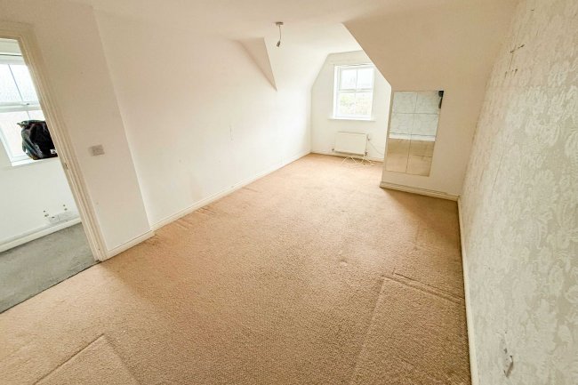 17 Little Meadow Close, Ilkeston, Derbyshire, DE7 8YH 5