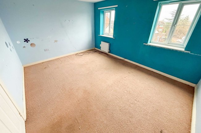 17 Little Meadow Close, Ilkeston, Derbyshire, DE7 8YH 5