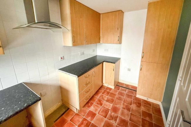 17 Little Meadow Close, Ilkeston, Derbyshire, DE7 8YH 5