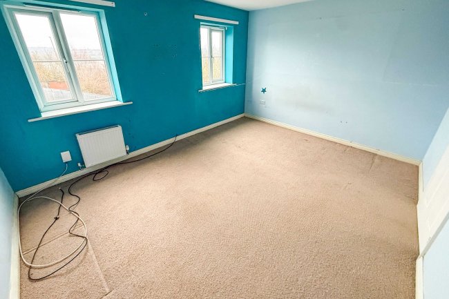 17 Little Meadow Close, Ilkeston, Derbyshire, DE7 8YH 5