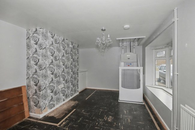 48 Queen Street, Yaxley, Peterborough, Cambridgeshire, PE7 3JF 8