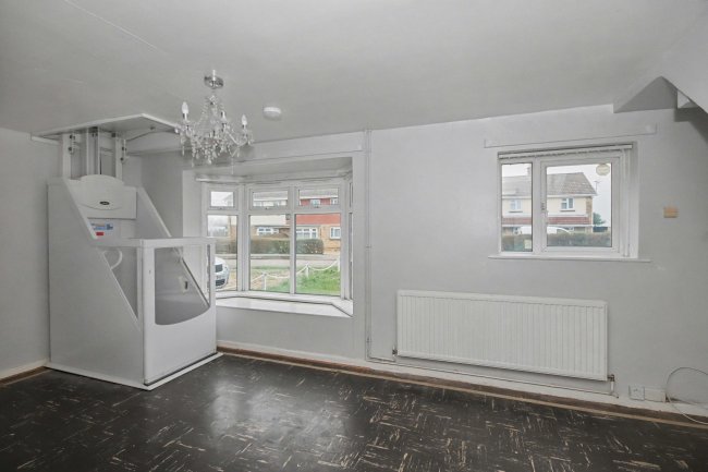 48 Queen Street, Yaxley, Peterborough, Cambridgeshire, PE7 3JF 8