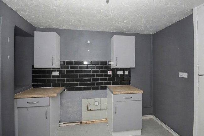 48 Queen Street, Yaxley, Peterborough, Cambridgeshire, PE7 3JF 8