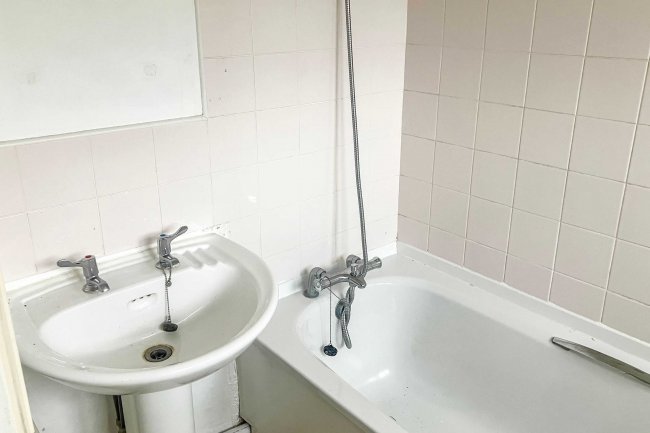 69 Kingsway, Goole, East Yorkshire, DN14 5HE 1