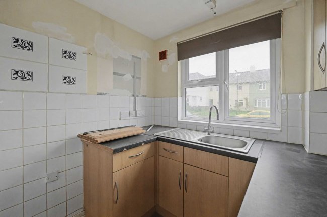 Flat 80 Monks Way, Southampton, SO18 2LP 7