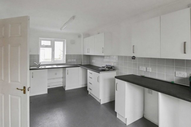 208 Windham Road, Bournemouth, Dorset BH1 4QX 2