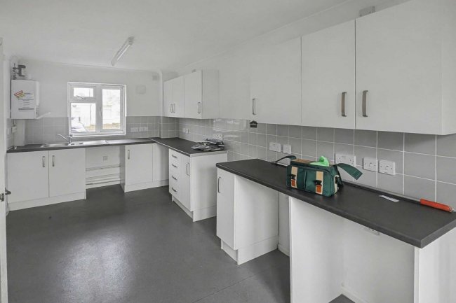 208 Windham Road, Bournemouth, Dorset BH1 4QX 2