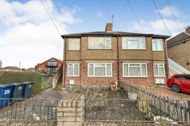 25 Braund Avenue, Greenford, Greater London, UB6 9JG 3