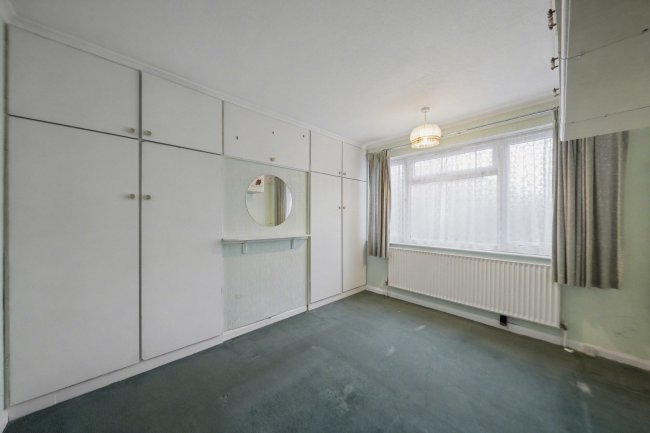 25 Braund Avenue, Greenford, Greater London, UB6 9JG 3