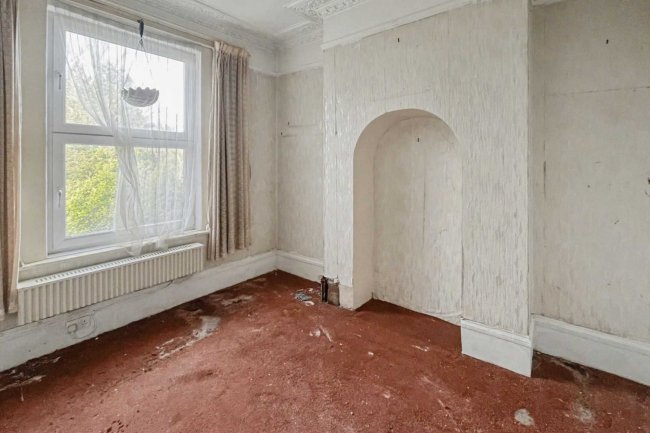 22 Fernham Road, Thornton Heath, CR7 8JD 6