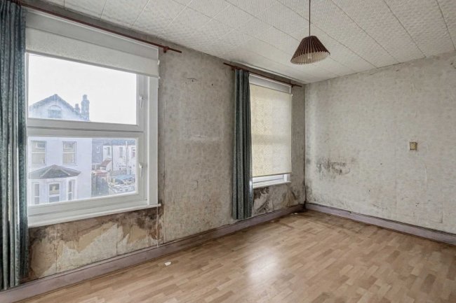 22 Fernham Road, Thornton Heath, CR7 8JD 6