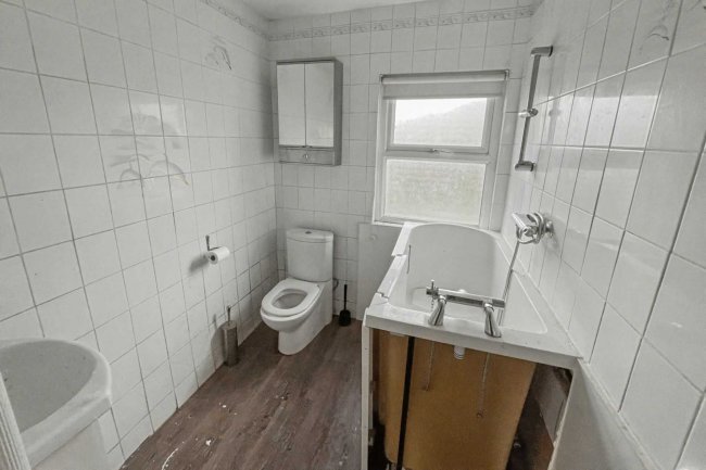 22 Fernham Road, Thornton Heath, CR7 8JD 6