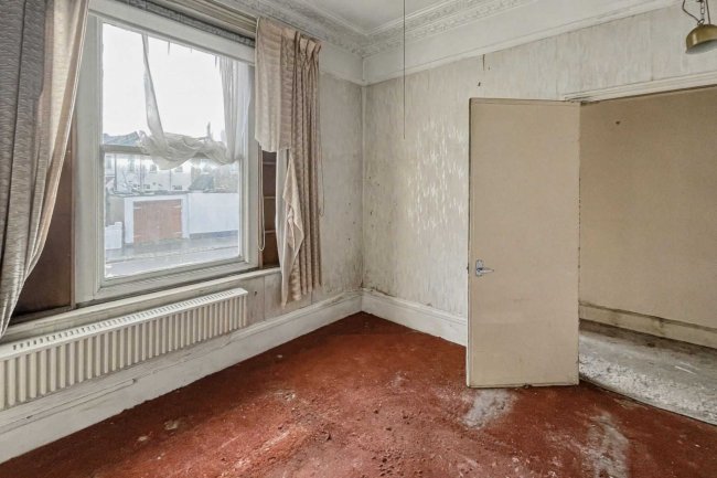 22 Fernham Road, Thornton Heath, CR7 8JD 6