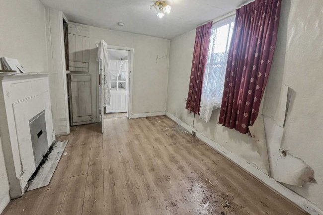 22 Woodville Road, Thornton Heath, CR7 8LG 9