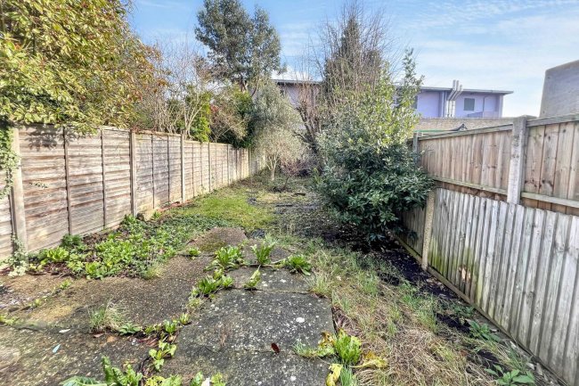 22 Woodville Road, Thornton Heath, CR7 8LG 9