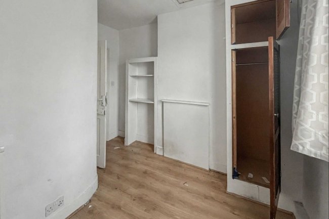 22 Woodville Road, Thornton Heath, CR7 8LG 9