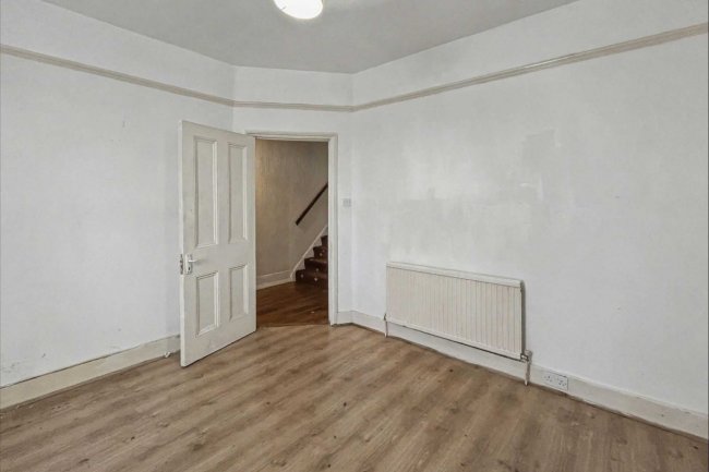 22 Woodville Road, Thornton Heath, CR7 8LG 9