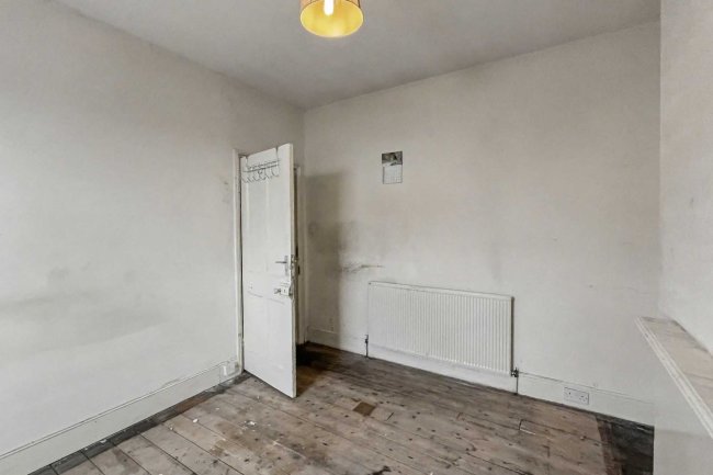 22 Woodville Road, Thornton Heath, CR7 8LG 9