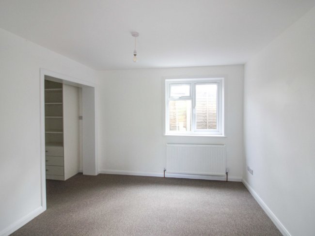 69 Headley Road, Liphook, Hampshire, GU30 7PR 10