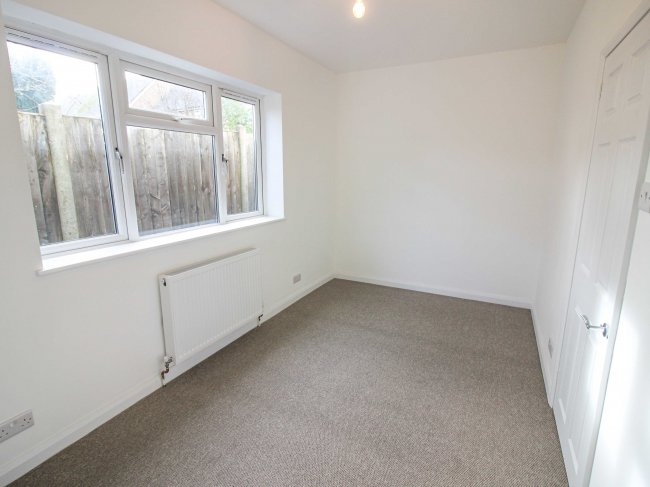 69 Headley Road, Liphook, Hampshire, GU30 7PR 10