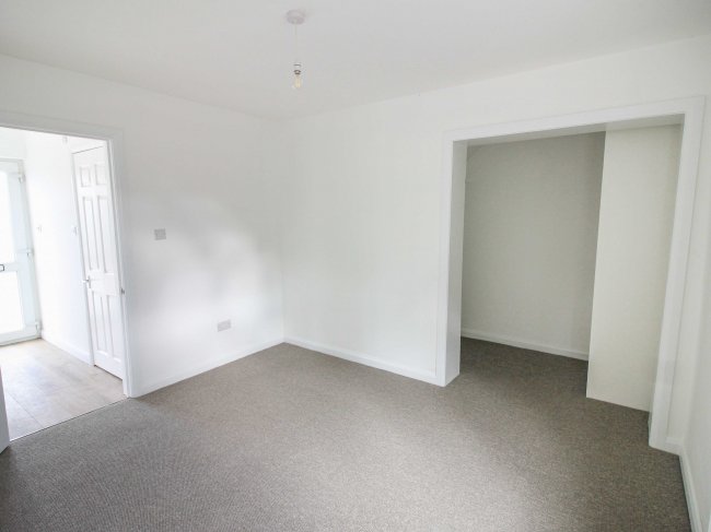 69 Headley Road, Liphook, Hampshire, GU30 7PR 10