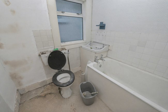 43 Norman Road, Sutton, Surrey, SM1 2TB 2