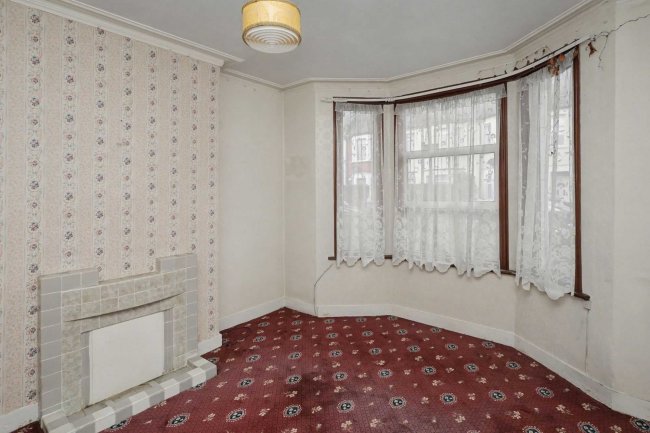 37 Redfern Road, Harlesden, London NW10 9LA 4