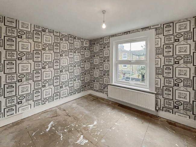 56b Childebert Road, Balham, London SW17 8EX 3