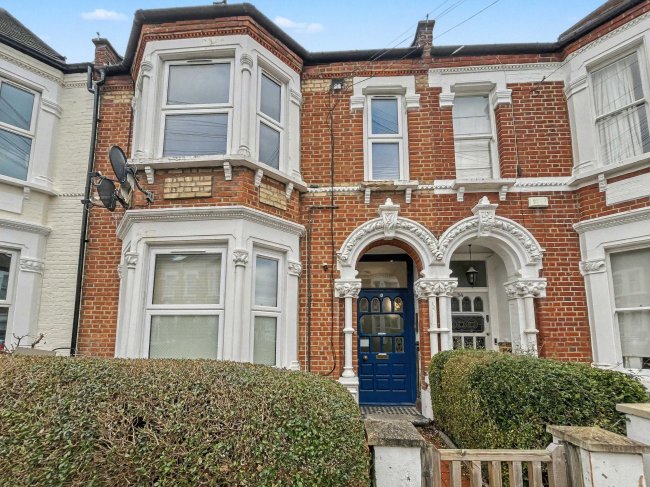 56b Childebert Road, Balham, London SW17 8EX 3
