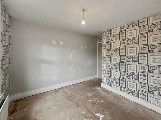 56b Childebert Road, Balham, London SW17 8EX 3